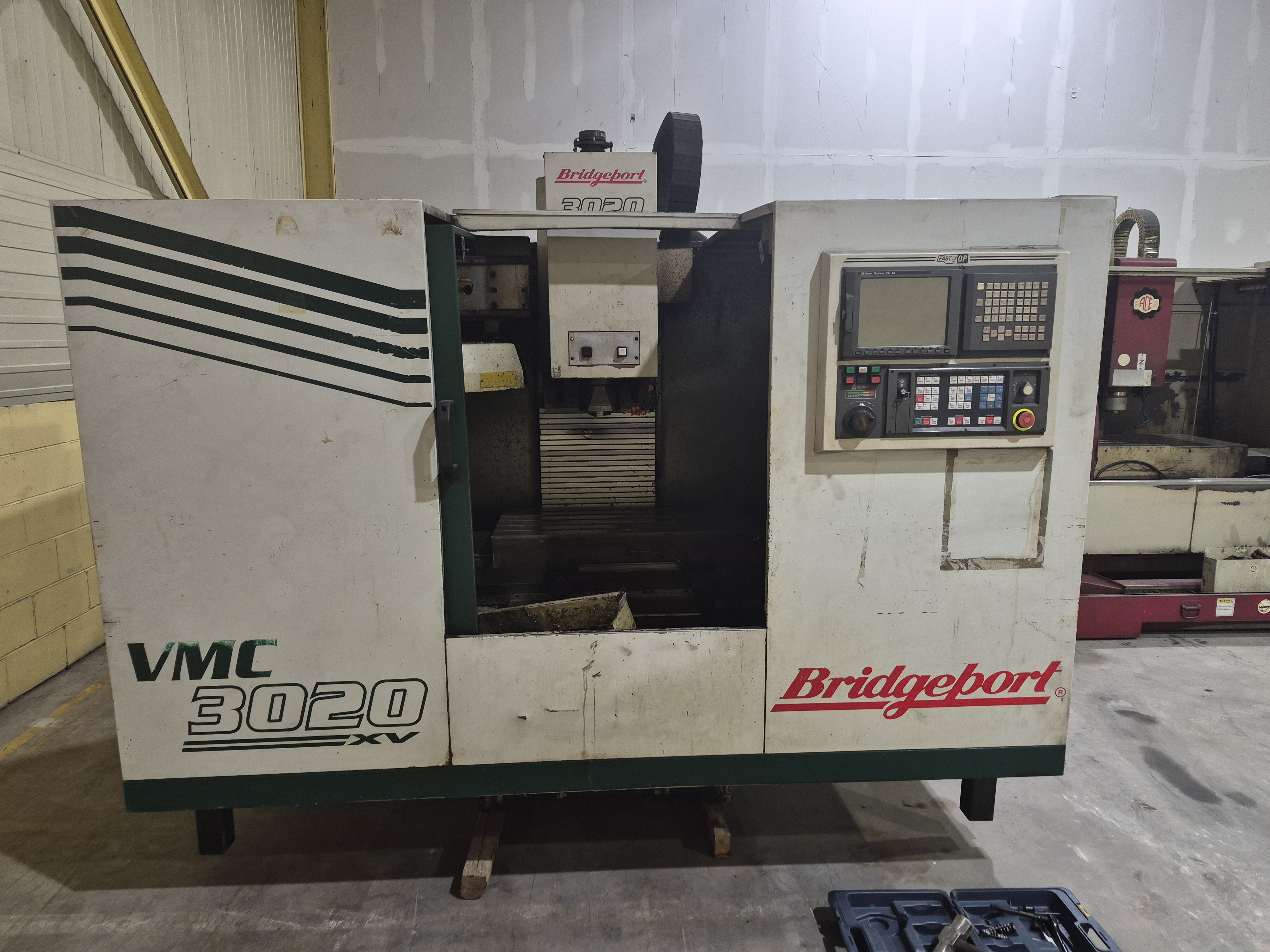 2000 Bridgeport VMC 3020 XV Vertical Machining Center used Vertical Machining Center (VMC) photo 1