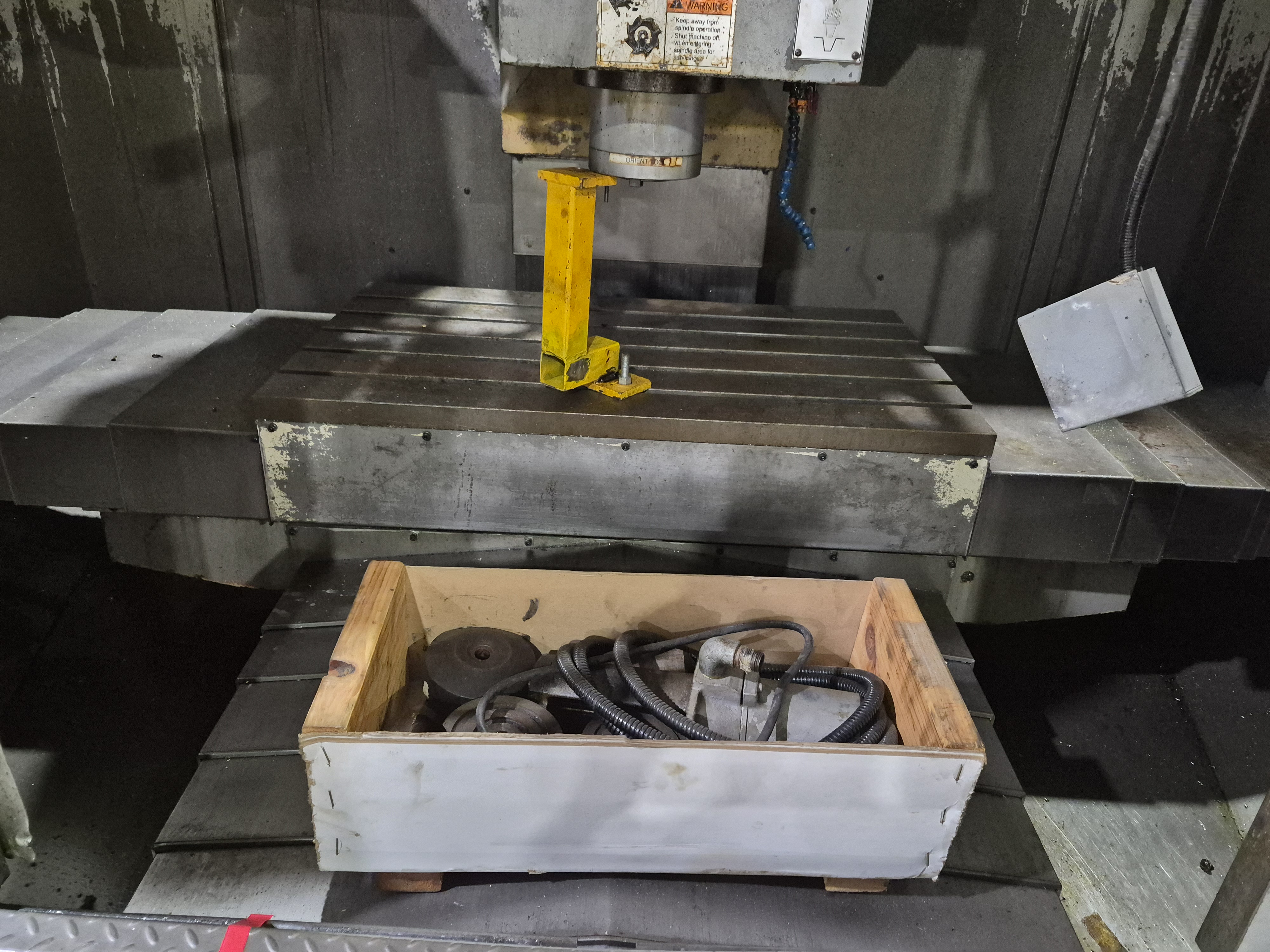 2004 Yama Seiki VMB-850 CNC Vertical Machining Center used Vertical Machining Center (VMC) photo 2