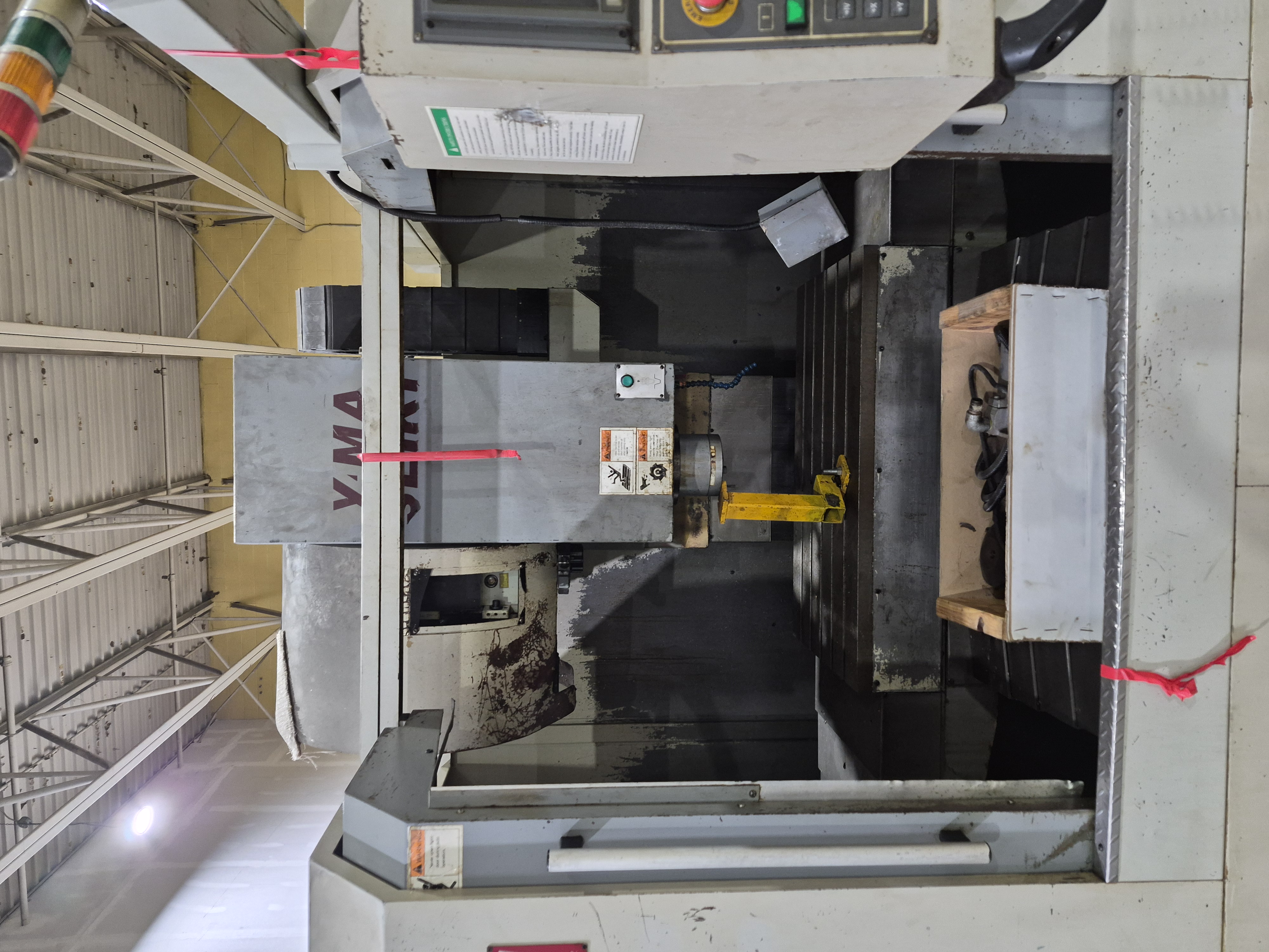 2004 Yama Seiki VMB-850 CNC Vertical Machining Center used Vertical Machining Center (VMC) photo 3