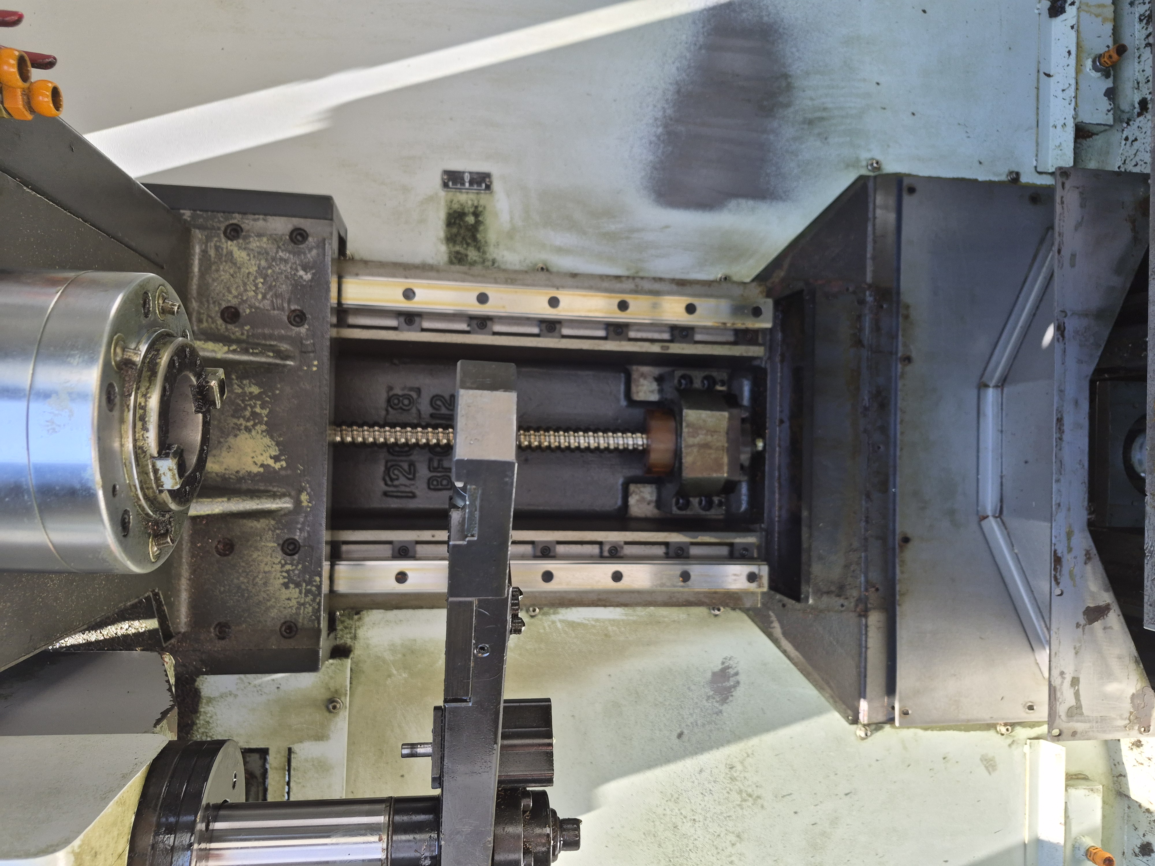 2013 Yama Seiki NV610 Vertical Machining Center used Vertical Machining Center (VMC) photo 3