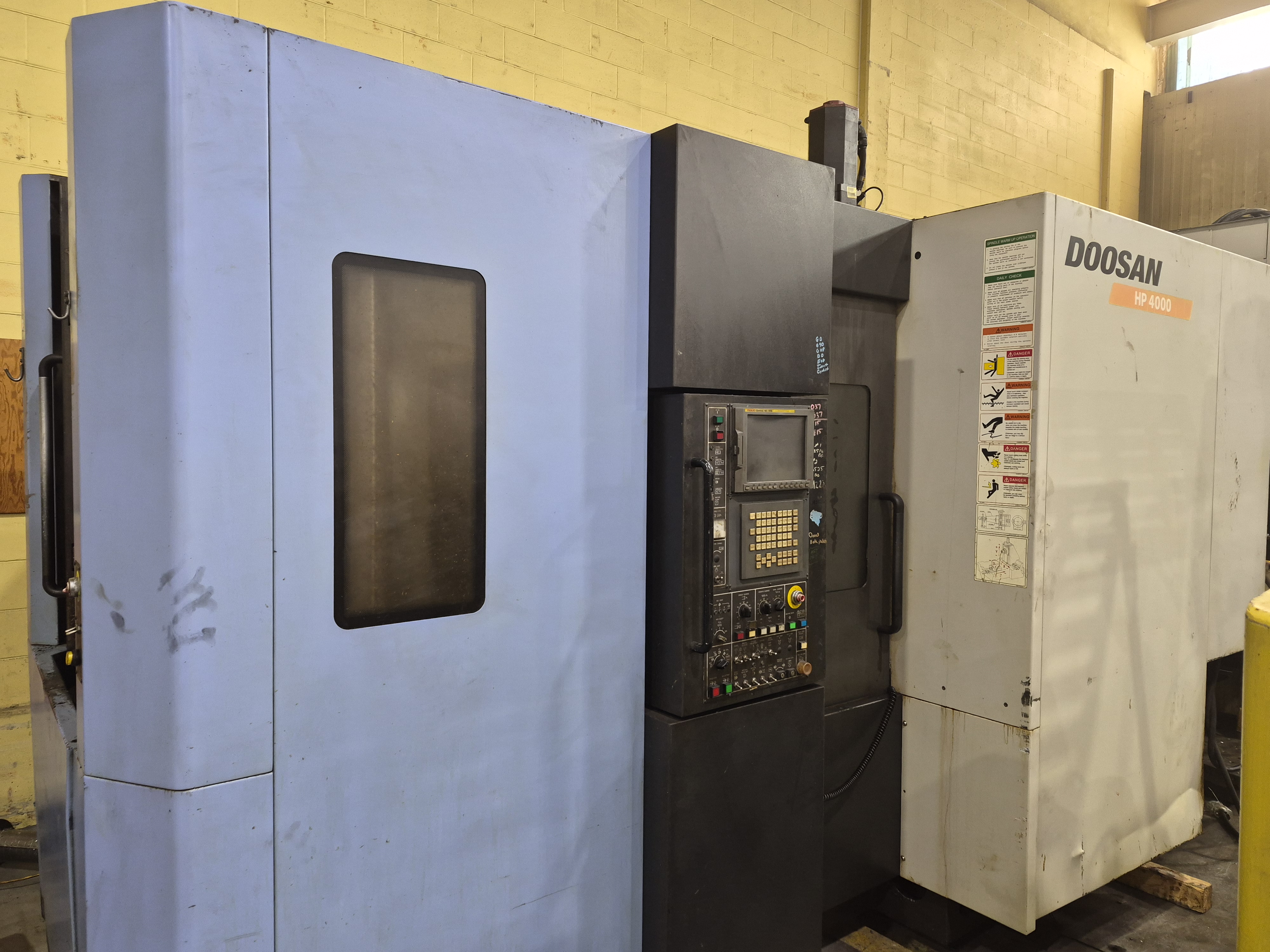 Doosan HP 4000 Horizontal Machining Center used Horizontal Machining Center (HMC) photo 1