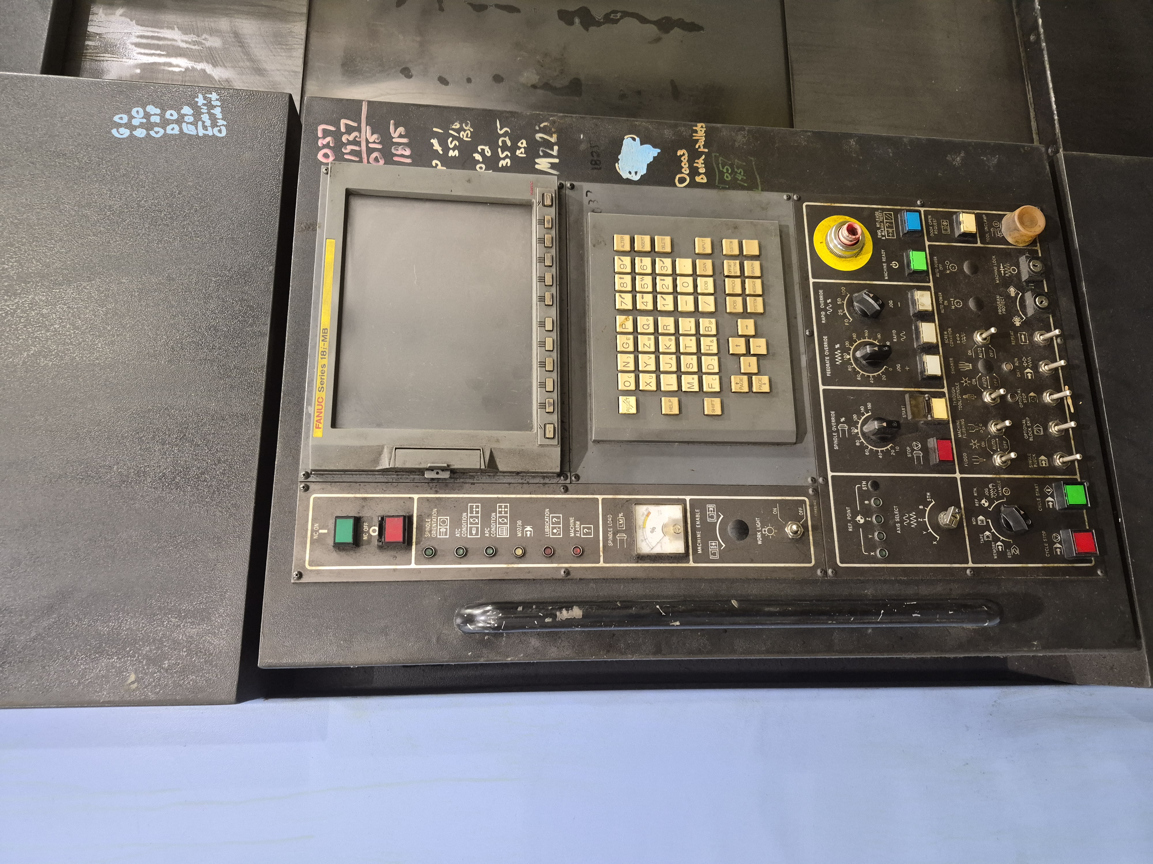 Doosan HP 4000 Horizontal Machining Center used Horizontal Machining Center (HMC) photo 2