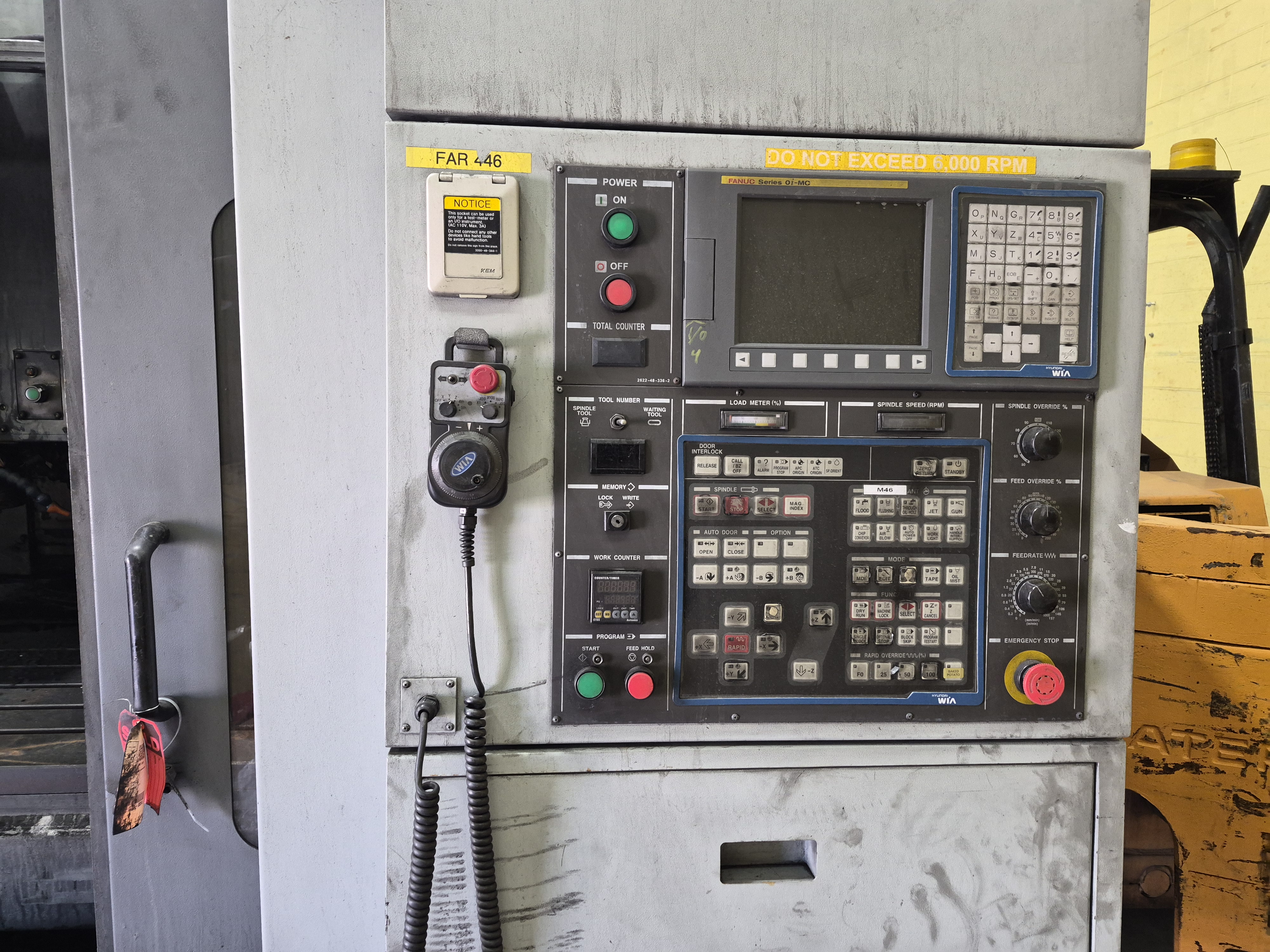Hyundai-Kia VX650/40 CNC Vertical Machining Center used Vertical Machining Center (VMC) photo 2