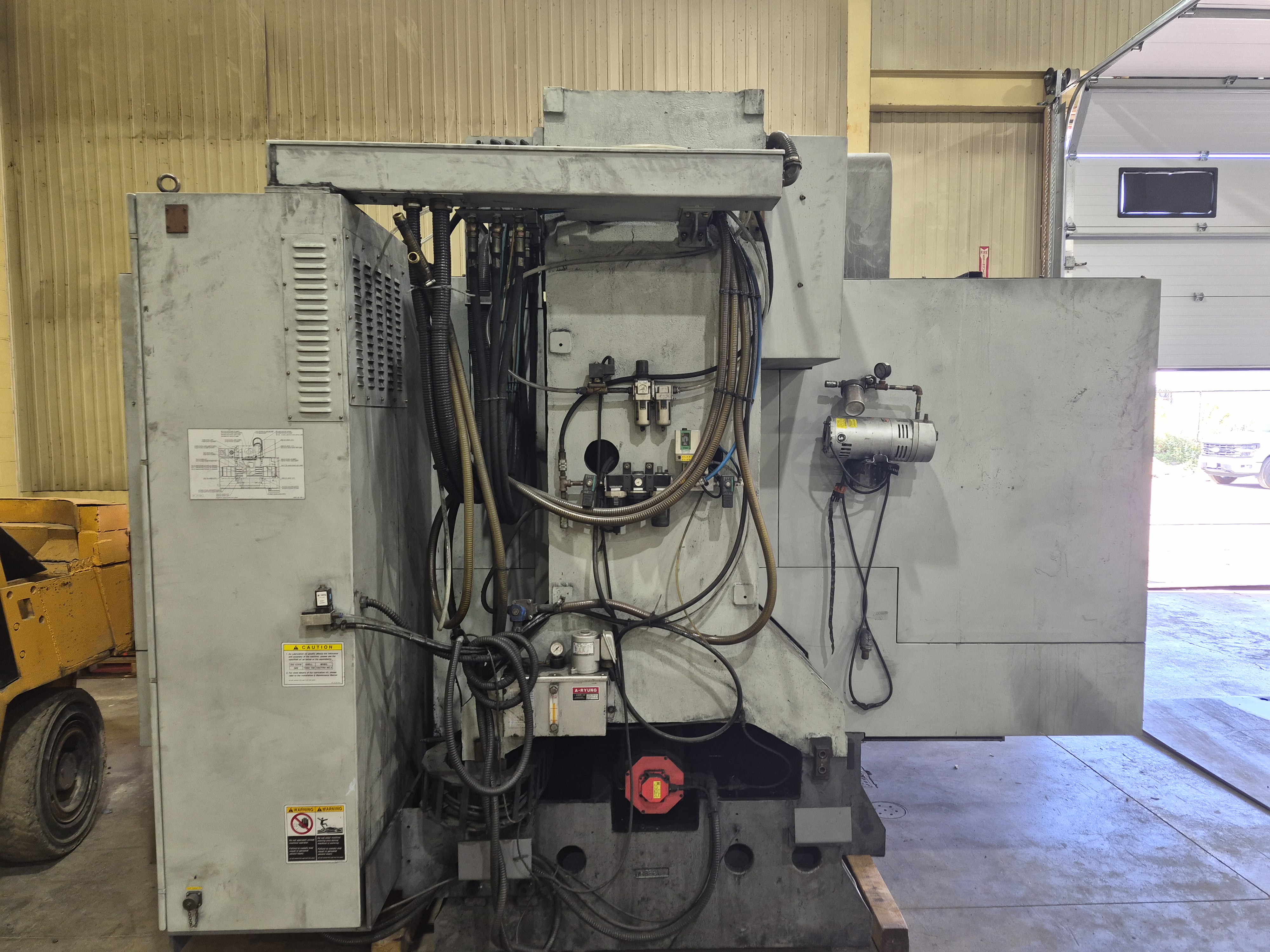 Hyundai-Kia VX650/40 CNC Vertical Machining Center used Vertical Machining Center (VMC) photo 4